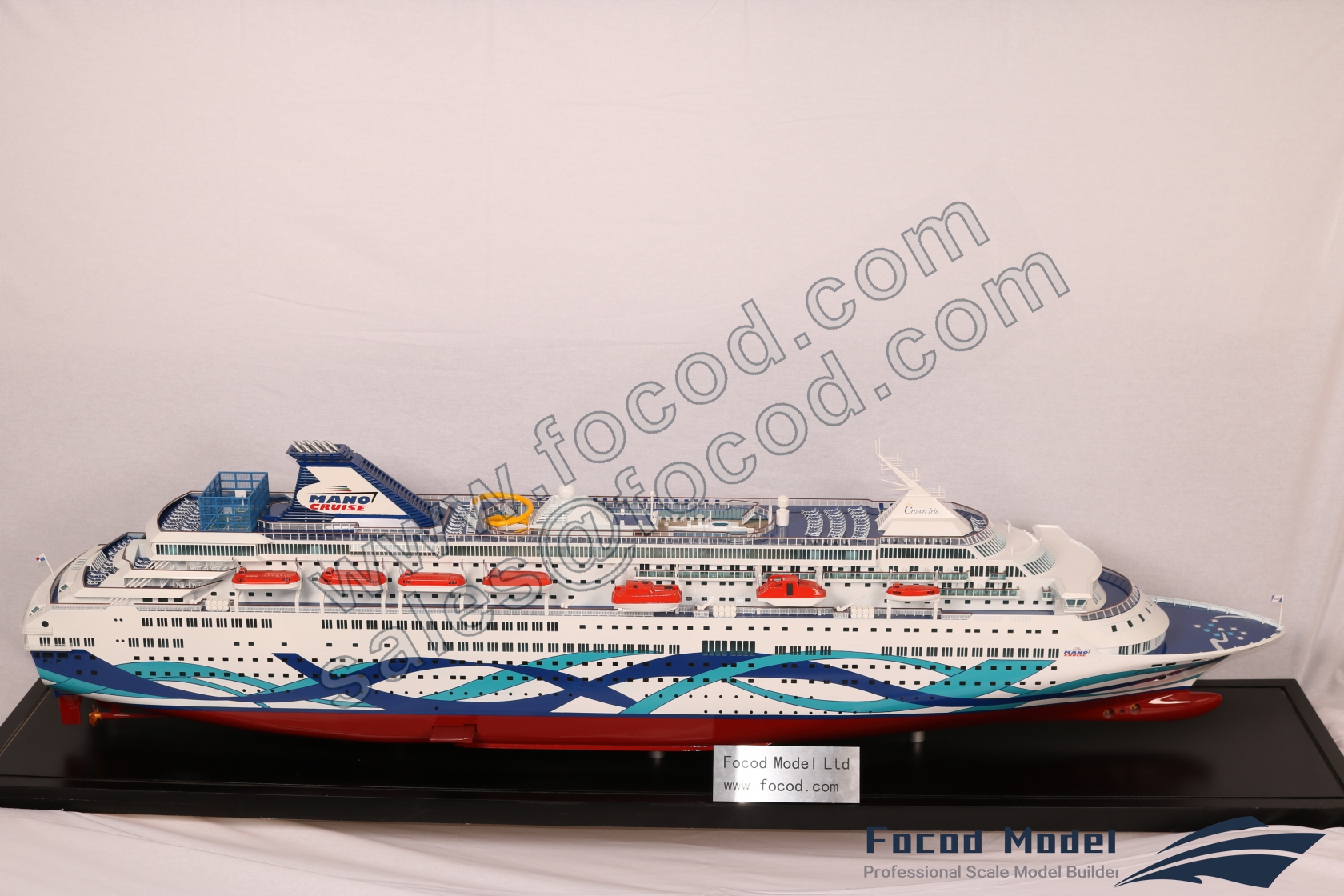 custom made model of 207m cruiseship